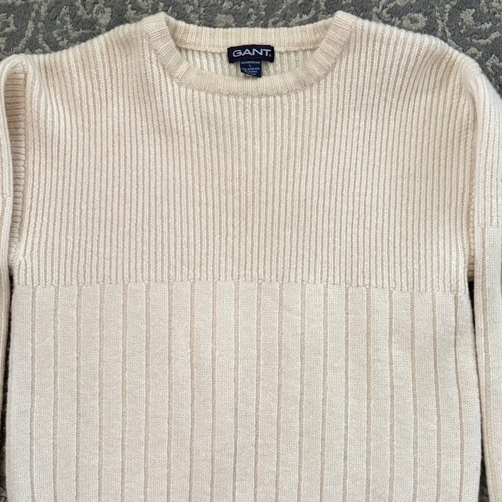 Gant 💯 Wool Ribbed Crewneck Sweater